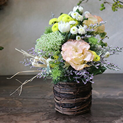 和花と名取産のお花を使ったお供えフラワーアレンジ