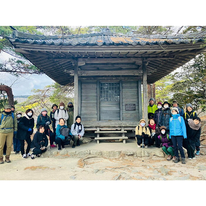 【ふるさと納税】歴史散策 ｜【日本三景松島】あなたの知らないディープな松島へようこそ！雄島参りと海岸散策（2名様コース） ／ チケット ウォーキング ツアー 運動 観光ツアー アクティビティ 健康 宮城県 No.154 f044016-matsushima-10000128 宮城県松島町 サンプル画像3