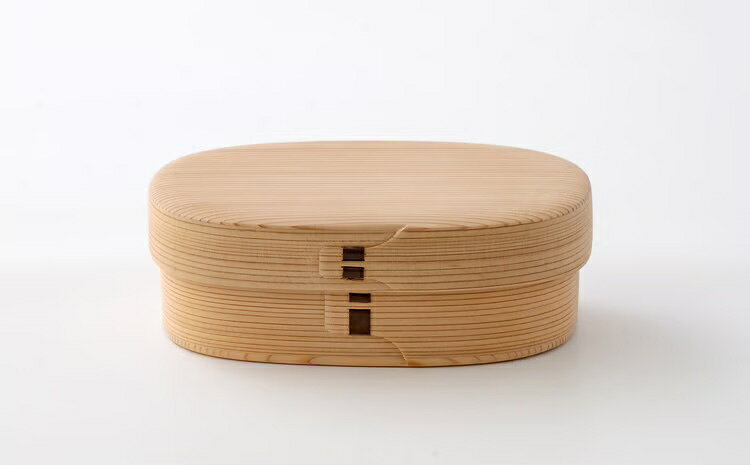 【ふるさと納税】曲げわっぱ 弁当箱 小判 国産 伝統工芸品 小 容量 約 400ml 無塗装 天然杉 白木 抗菌効果 調湿効果 贈答品 ギフト プレゼント 誕生日 特別な日 お祝い 熨斗対応可 日本製 お取り寄せ 東北 秋田県 大館市 送料無料 【205P6009】【(有)柴田慶信商店】