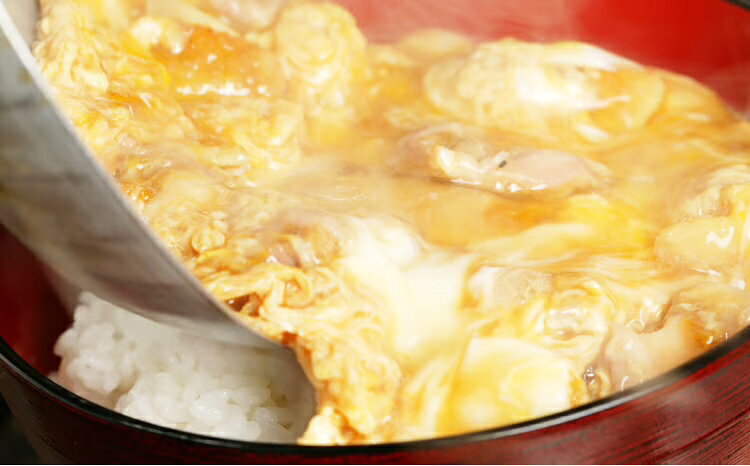 【ふるさと納税】親子丼の素 6人前 小分け 150g×6袋 親子丼 比内地鶏 日本三大美味鶏 鶏肉 特選 親子丼のたれ チョイめし お手軽 簡単 レトルト 大館 ギフト 送料無料 国産 食品 冷凍 お取り寄せ お取り寄せグルメ 送料無料 【75P2810】【秋田比内や(株)】 f052043-odate-10000137 秋田県大館市 サンプル画像3