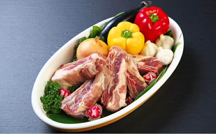 【ふるさと納税】おすすめセット〜その弐〜（大館北秋田産豚肉切り落とし1kg＆骨付きポークスペアリブ1.5kg） BBQ バーベキュー 焼肉 しゃぶしゃぶ 合計2.5kg 75P2154【(株)割烹きらく・プラザ杉の子】 f052043-odate-10000597 秋田県大館市 サンプル画像3