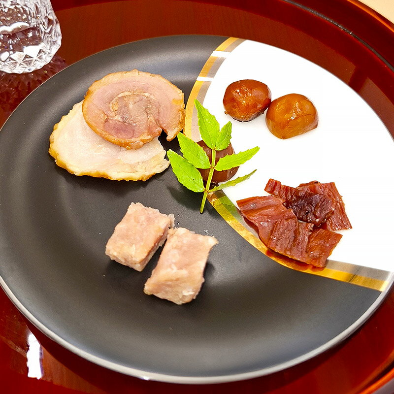 【ふるさと納税】燻製屋チャコール 秋田づくし自家製燻製詰め合わせ 6種(比内地鶏燻製味比べ、秋田燻たま、いぶりがっこ、たこ燻製、やわらかベーコン豚バラ肉の燻製、豚肩ロース肉燻製)