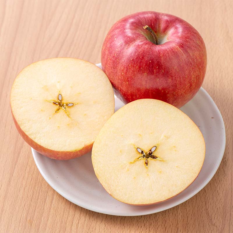 【ふるさと納税】 山形県産 品種おまかせ りんご 赤色系 【選べる容量 約2kg(5～8玉)／約3kg(6～12玉)】 準秀品 2025年10月上旬から順次発送 果物 くだもの フルーツ 林檎 リンゴ アップル 秋果実自宅用 家庭用 訳アリ ワケアリ 山形県 西川町 月山 FYN6-309var