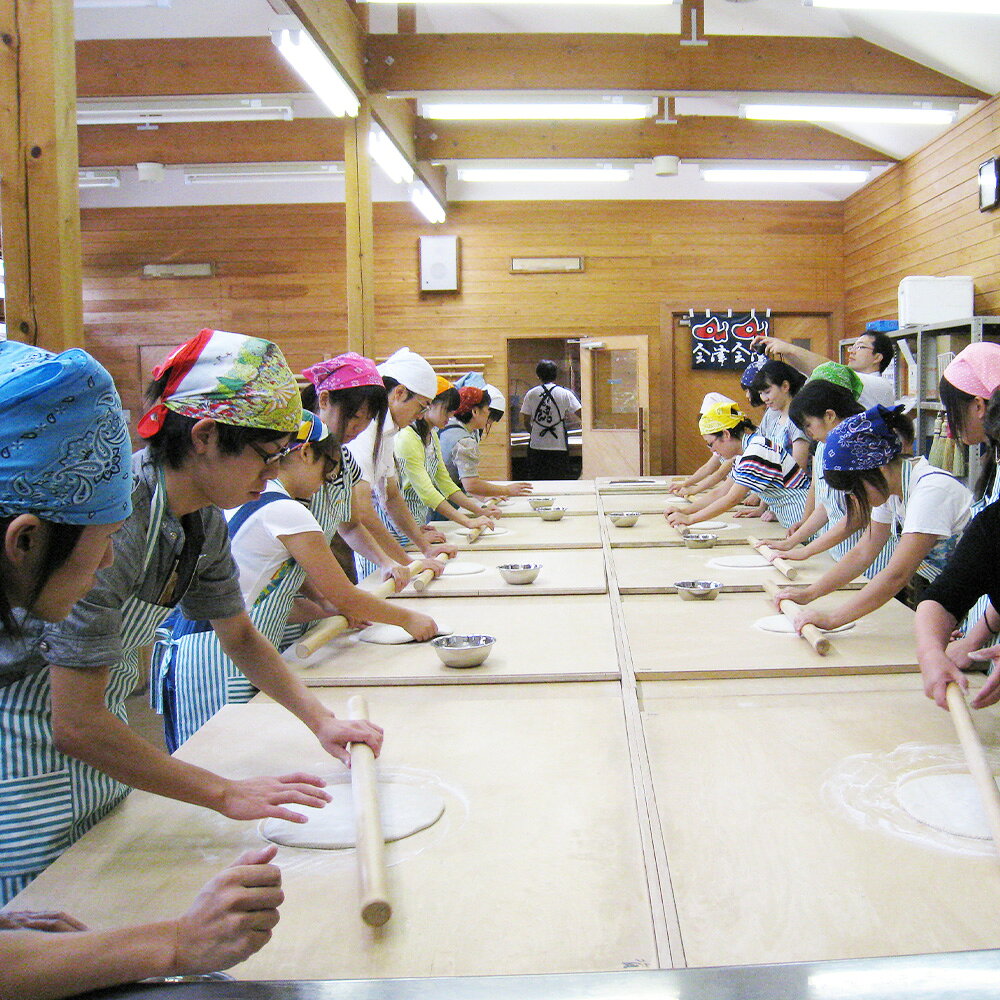 【ふるさと納税】山都そば打ち体験チケット1名様 山都そば 蕎麦 蕎麦打ち 麺 体験 旅行 福島県 喜多方市 喜多方市ふるさと振興 株式会社　【07208-0980】 f072087-kitakata-10001180 福島県喜多方市 サンプル画像3