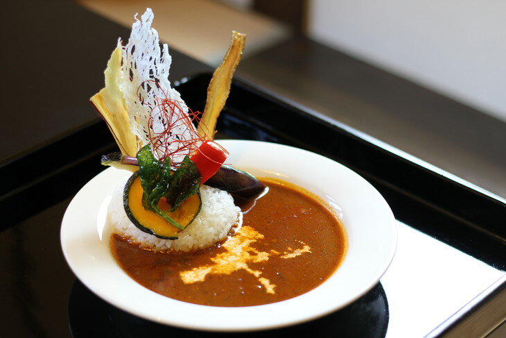 【ふるさと納税】薬草の里　たか膳スパイスカレーB※毎週金曜日午後発送のサムネイル