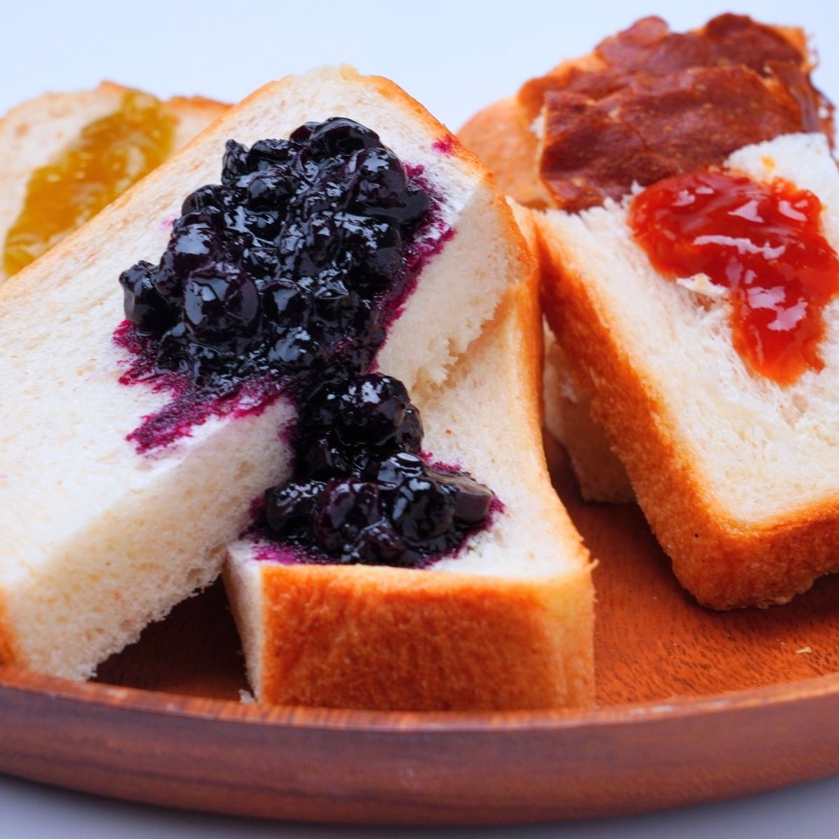 【ふるさと納税】＜定期便 3回 6回 12回＞国産小麦粉を使用したこだわりの食パン 食べ比べ4種セット | 食パン 全粒粉パン 全粒粉30% 国産小麦100% 全粒粉 小麦 玄米 国産 ゆめかおり 個包装 冷凍パン 冷凍 パンセット パン詰合せ 詰め合わせ 茨城県産 茨城県 龍ケ崎市