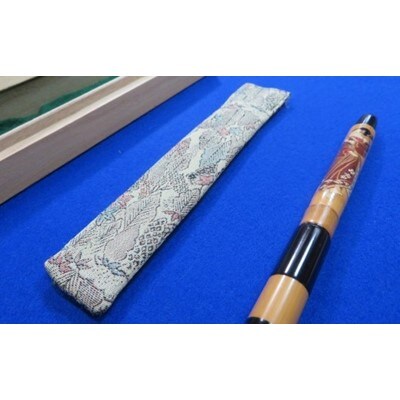 【ふるさと納税】蒔絵入りボールペン ＜美人画・赤＞ 1本 | 茨城県 龍ケ崎市 蒔絵 伝統工芸 漆工芸 民芸品 芸術 手仕事 文化 美人画 ボールペン 文房具 筆記用具 雑貨 日本製 おすすめ ギフト プレゼント 贈り物 贈答品 敬老の日 父の日 母の日 記念品 1207422