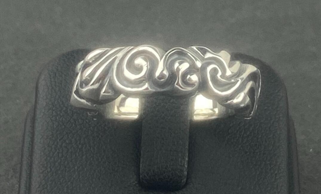 Medium undulation ring ミディアム アンジュレーション リング 指輪 大きな うねり を 表現 シンプル 細身 普段使い しやすい モチーフ