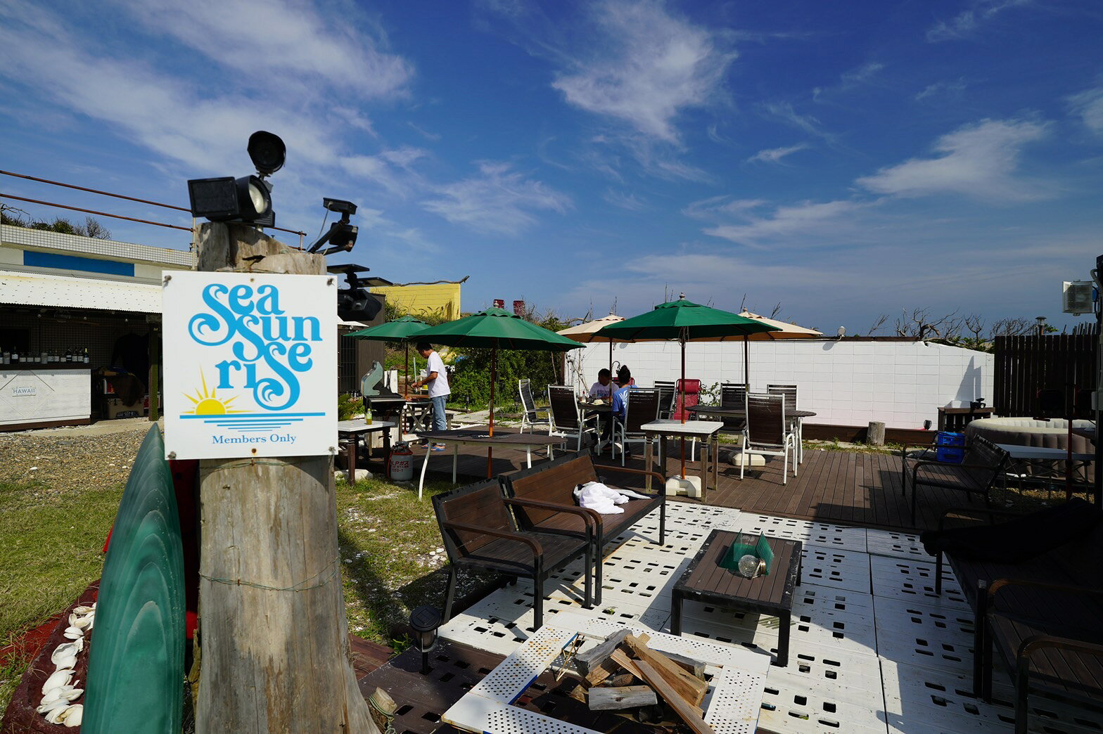 茨城県鹿嶋市の【ふるさと納税】鹿嶋の「Sea Sunrise」で手ぶらBBQ+お泊りセット（4名）【アウトドア デイキャンプ ビーチ BBQ バーベキュー バーベキューセット 食事　食事券】（KS-27）｜アングル2