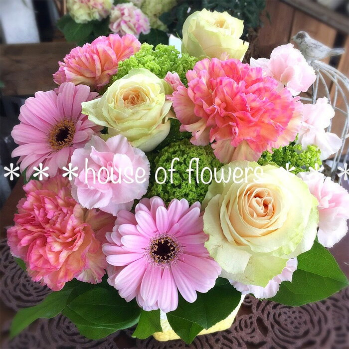 【ふるさと納税】（ピンク系）Mサイズ 癒し生活！季節のおまかせフラワーアレンジメント ／ お花 誕生日 記念日 ギフト プレゼント おしゃれ 送料無料 茨城県 No.484
