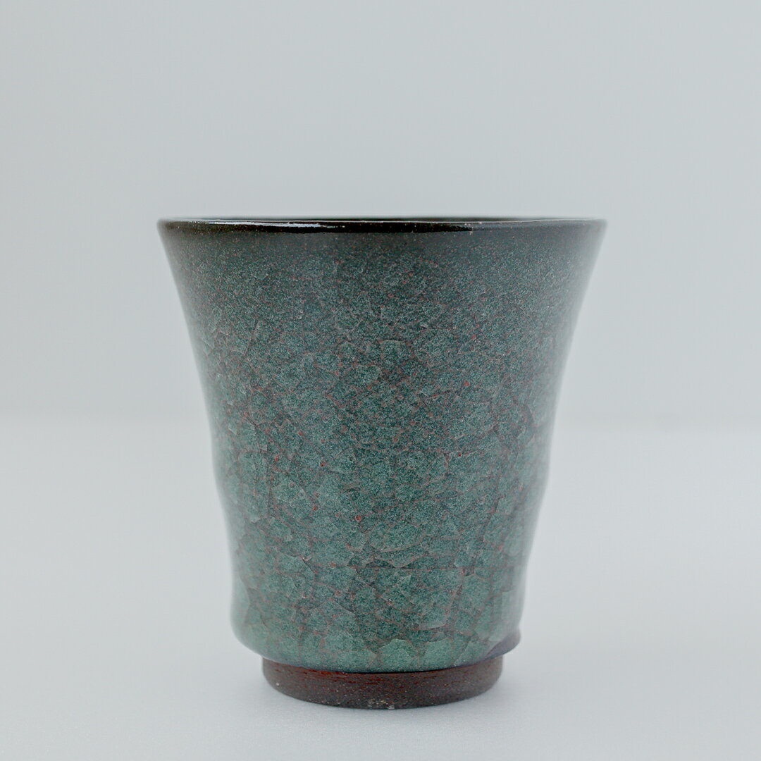 【ふるさと納税】【氷裂貫入青瓷】湯飲み （小野寺裕司 作）径8cm×高さ8.7cm コーヒーカップ 湯飲み 焼酎杯 冷酒杯 線刻酒杯 酒杯 夫婦湯飲み 陶器 陶芸