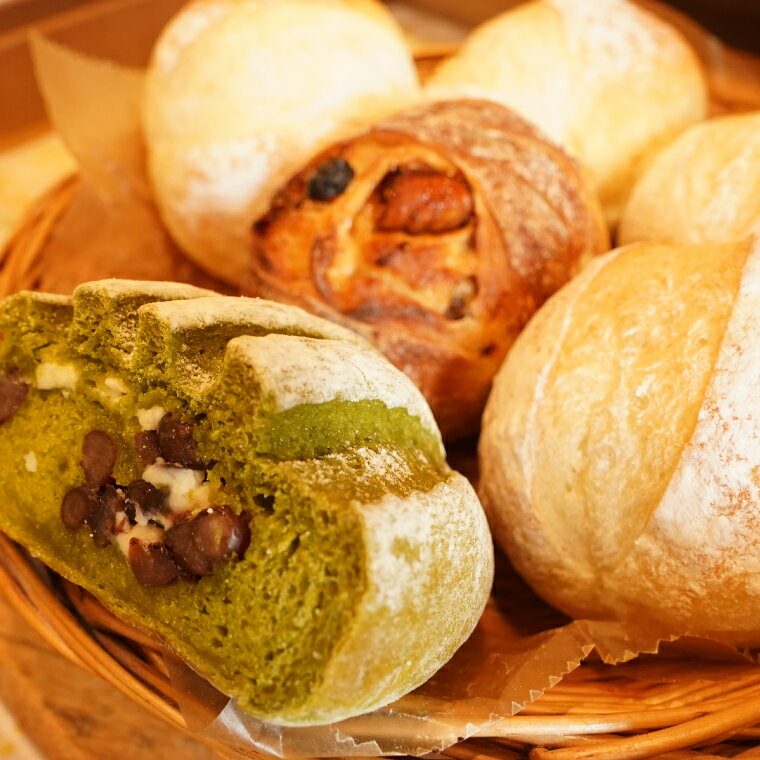 【ふるさと納税】ミチルベーカリーの人気パン4種詰め合わせ（計7個）｜茨城県 大子町 手作り パン 食パン 菓子パン レーズン いちじく 奥久慈茶 大納言 米 地元 食材 こだわり 詰合せ セット（CF003）