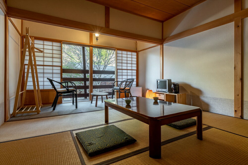 【ふるさと納税】[八丁の湯] 山里の季節を愉しむ口福プラン 本館和室 4名様一室ご利用 (1泊・2食付き)｜日光市 ホテル 観光 旅行 旅行券 宿泊 宿泊券 チケット 夏休み 紅葉 [0066]のサムネイル