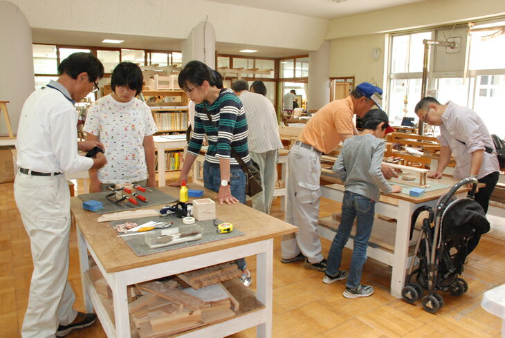 【ふるさと納税】小箱ペンたてつくり体験(4名分) ものづくり 手作り 家族 親子