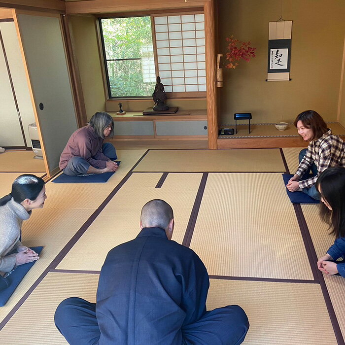 【ふるさと納税】 秩父札所1番　心を癒やす坐禅体験【1～2名様】 ／ 四萬部寺 札所巡り お寺 座禅 癒し お茶付き 送料無料 埼玉県 No.586
