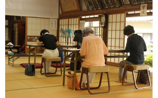 【ふるさと納税】 岩殿観音 正法寺 写経体験セット 2名様【 お寺 札所 パワースポット 観音さま 鎌倉殿 鎌倉殿の13人 大河ドラマ お守り 写経 体験 チケット 信仰 安らぎ 真言宗 智山派 般若心経 古刹 埼玉県 東松山 日本の文化体験 書道 学習 美しい ワークショップ 】 2