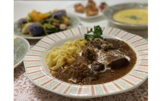 ツキママミール 牛ほほ肉のワイン煮