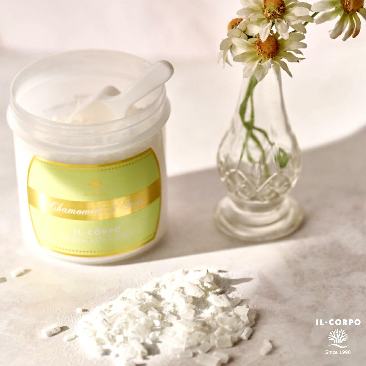 【ふるさと納税】イルコルポ ミネラルバスパウダーカモミール&セージ 600g 30回分 【 ふるさと納税 入浴剤 バスパウダー 美肌 保湿 整肌 アロマ ミネラル 雪塩 海藻エキス スクワラン パパイン お風呂 バス用品 千葉県 木更津 送料無料 】KDD007