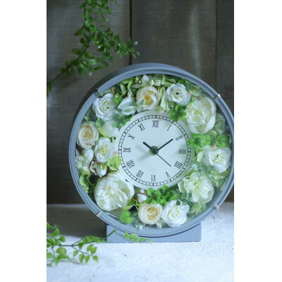 【ふるさと納税】アーティフィシャルフラワー八千代市のバラをモチーフに使った花時計 (グレーのベース×白グリーンの花)【1494317】