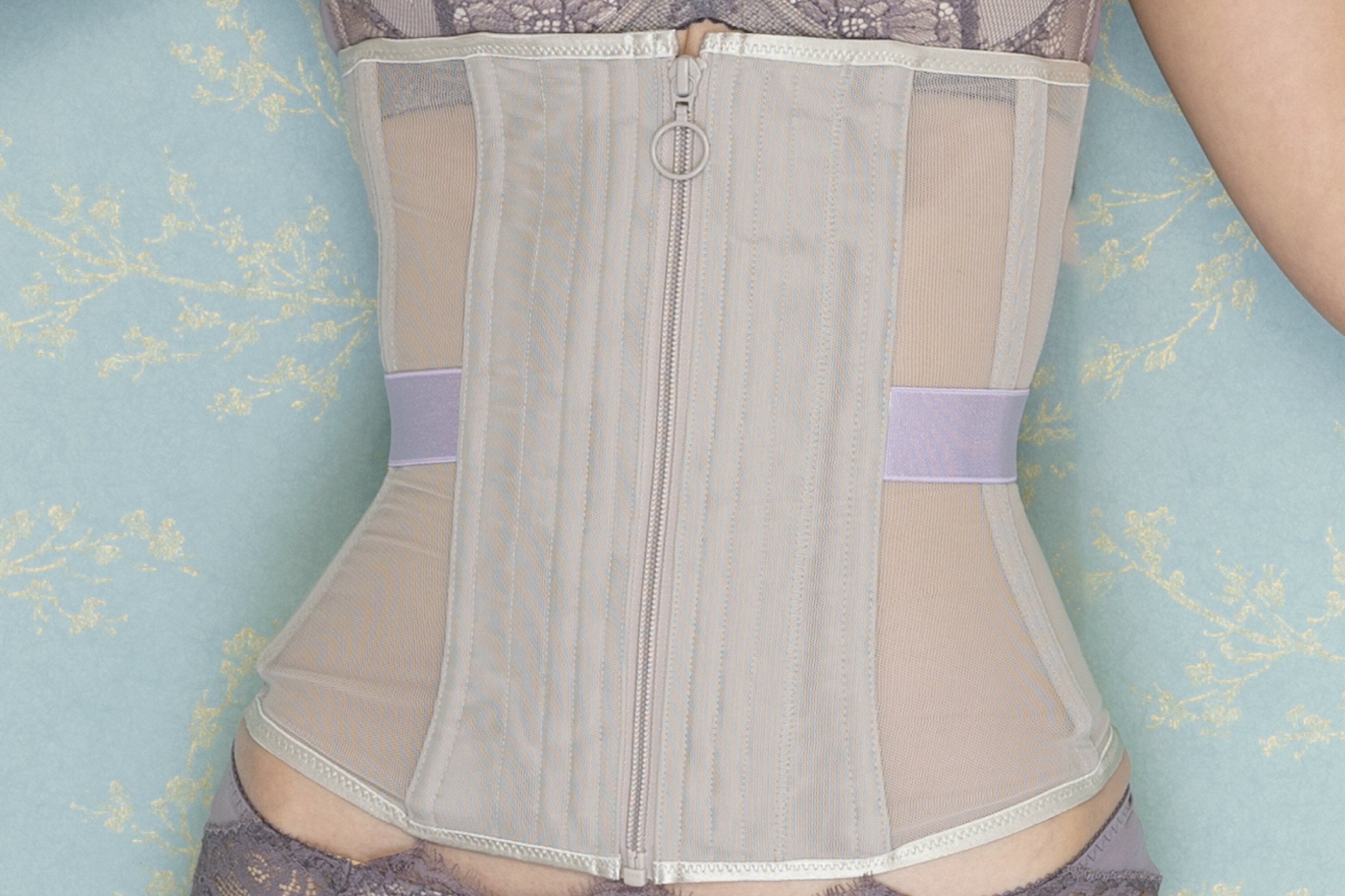 【ふるさと納税】日本製 コルセット シルフィード 【君津市製】Enchanted corset | 元鈴木さん 元鈴木 こるっせと スイートラベンダー オールドローズ ミモザリーフ の3色より1色 くびれ メイク サイズ豊富 君津工場 イチオシ 君津市 きみつ 千葉県