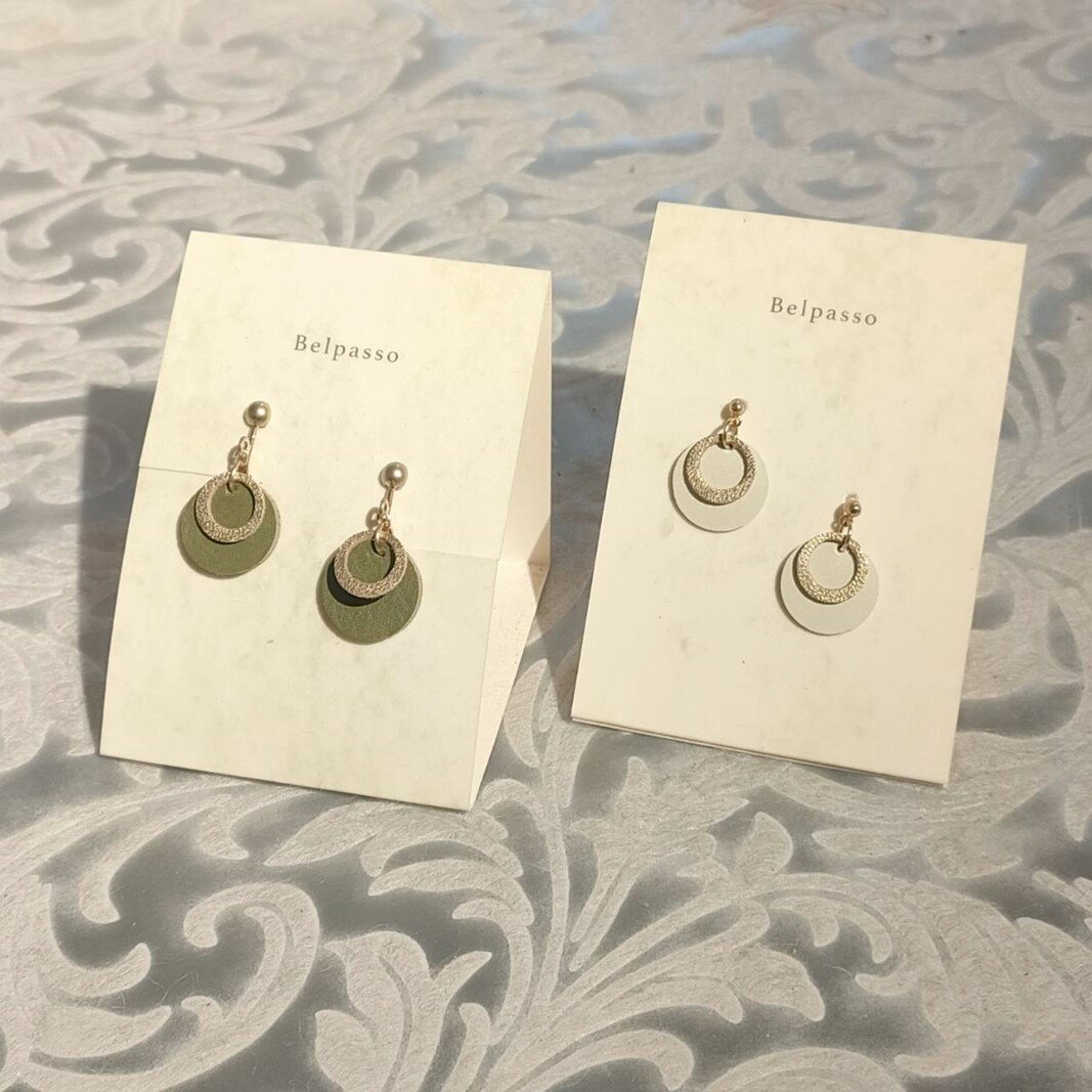革で作るBelpassoのイヤリング・ピアス アクセサリー 革 イヤリング ピアス ハンドメイド ファッション 手作り おしゃれ 両耳用 雑貨 レザー 女性 ピンク レッド ブルー グリーン ホワイト 東京 新宿 神楽坂 0043-004-S05