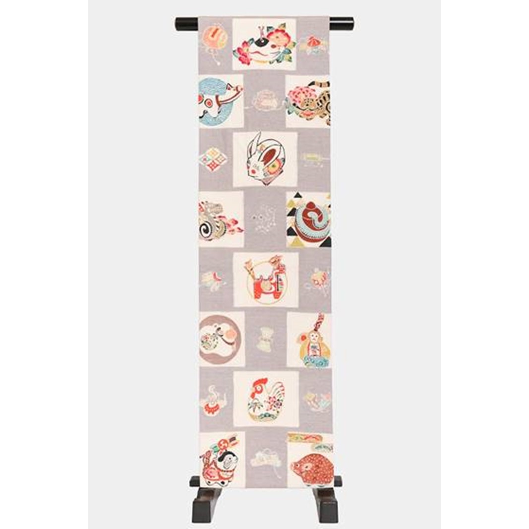 【ふるさと納税】モダン紅型染 名古屋帯(十二支と宝尽くし模様)、受注染色 帯 染帯 反物 名古屋帯 和服 伝統 工芸 染色 染め物 手染め モダン 紅型 おしゃ...