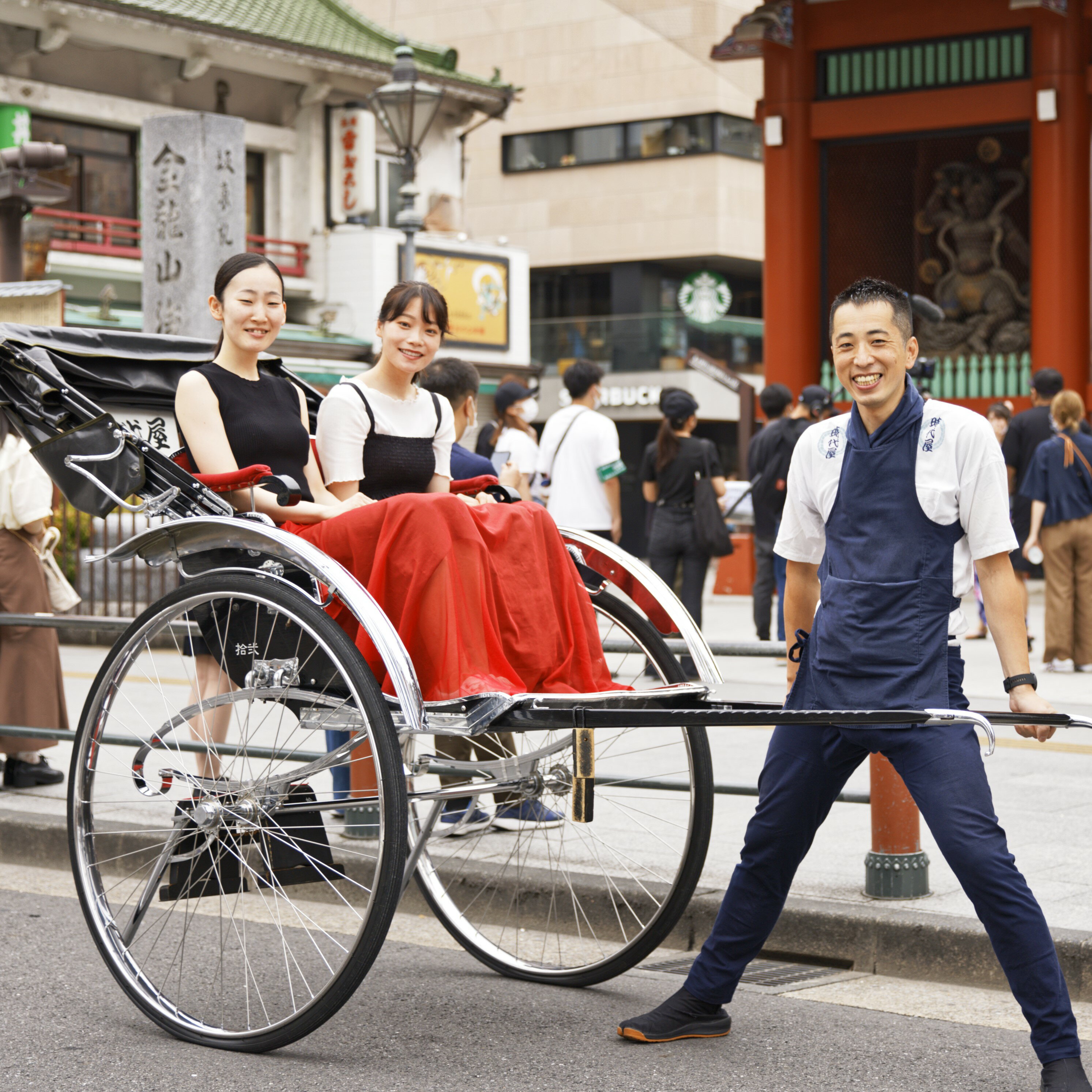 楽天東京都台東区【ふるさと納税】浅草人力車の一番の老舗！浅草観光人力車乗車チケット【2名様60分コース】 体験 ペア 関東 東京 上野 浅草 人力車 チケット アウトドア 観光 スカイツリー ツアー 旅行