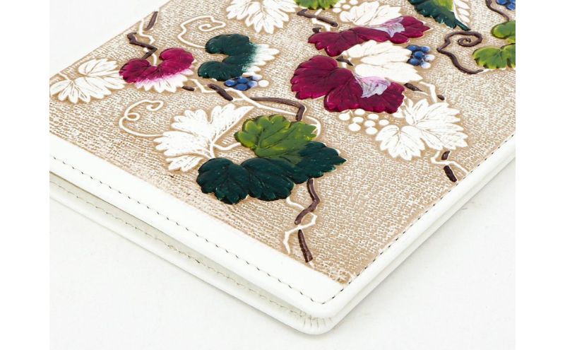 【ふるさと納税】【文庫屋大関】パーソナルホルダー　野葡萄【皮革工芸品】 民芸品 雑貨 日用品 文房具 革小物 革製品 ファイル ケース 　お届け：発送可能時期より順次配送 f131075-sumida-10001753 東京都墨田区 サンプル画像3