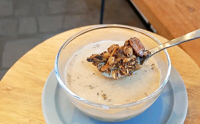 東京都墨田区の【ふるさと納税】グラノーラ 【一度食べたらハマる！】コーヒーグラノーラ 2袋[＊デカフェ＊グルテンフリー] 食品 コーヒー お菓子 モンキーポッド デカフェ 自家製 カフェラテ 珈琲 セット グルテンフリー 墨田区 東京都｜アングル3