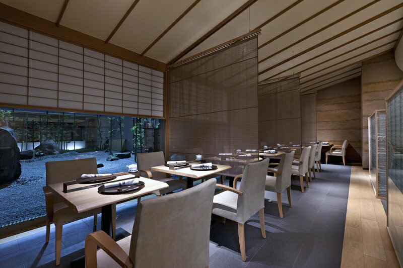 【ふるさと納税】ij052 ウェスティンホテル東京 レストラン共通ディナーペアチケット 日本料理「舞」もしくは中国料理「龍天門」からお選びいただけます。