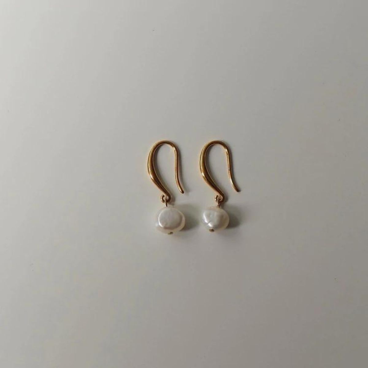 【ふるさと納税】[Cherieオリジナルピアス]pearl hook pierce 11000円