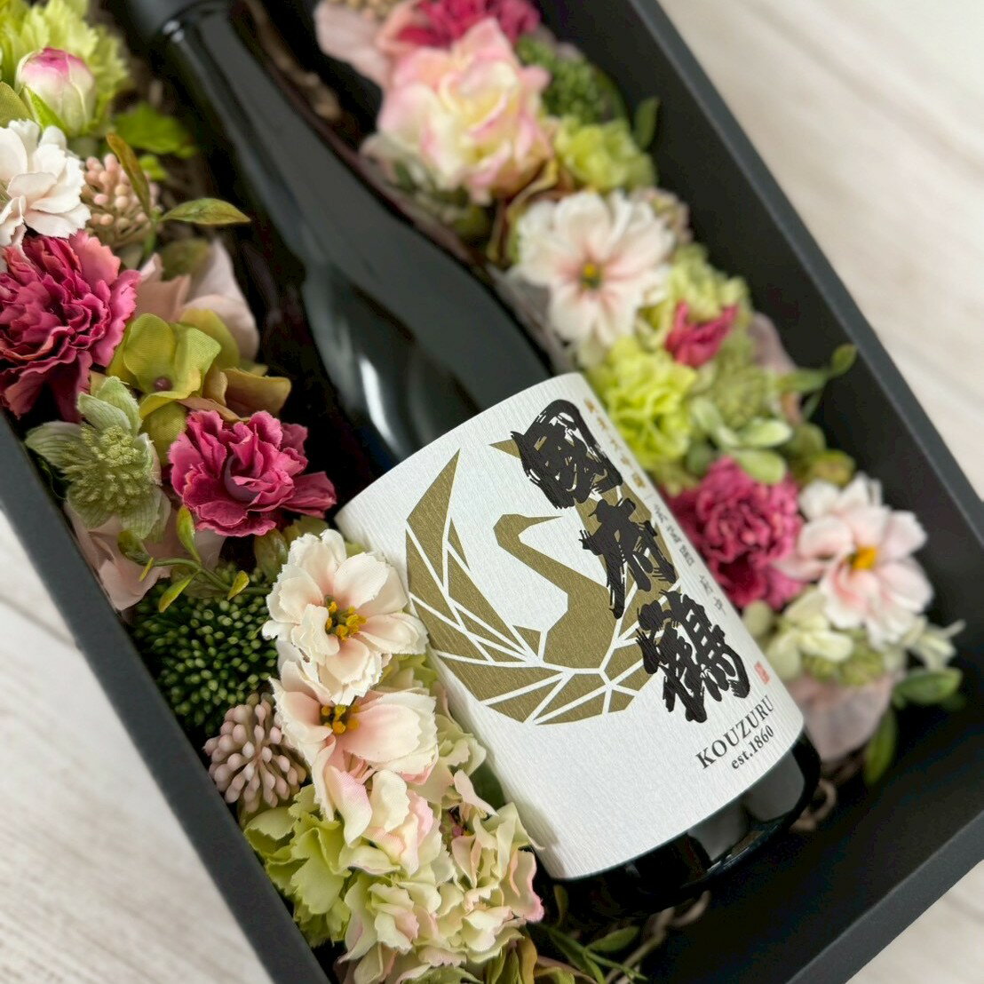 【ふるさと納税】國府鶴純米大吟醸（日本酒）&アーティフィシャルフラワーボックス【ピンクボックス】　【 お酒 地酒 日本酒 アルコール 晩酌 お花 造花 雑貨 飾り セット 】
