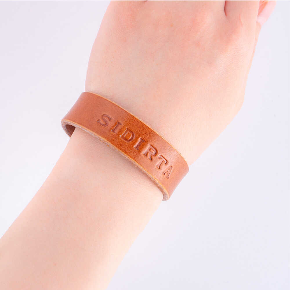 【ふるさと納税】【選べるサイズ】刻印ブレスレット MサイズorLサイズ【M.シダータのアトリエ】[AKAV013]