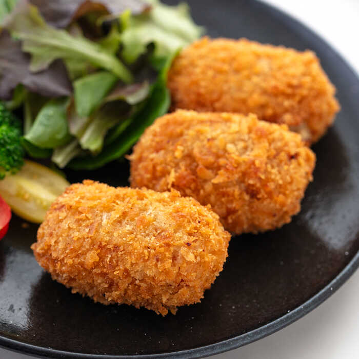 【ふるさと納税】【全3回定期便】横須賀コロッケ 20個 900g ころっけ 揚げ物 惣菜 弁当 冷凍 ジューシー 横須賀【有限会社丸伸商事】[AKFH018]