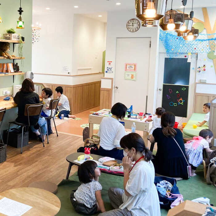 【ふるさと納税】mam&amp;kids salon 「結-Yui-」　親子サロン　横須賀市鴨居　1日利用券5枚セット 託児所 一時預かり フリースペース フリー 子ども 子供 こども 回数券 親子 サロン サードプレイス サード プレイス 横須賀 横須賀市 【株式会社LINK】[AKFX001]