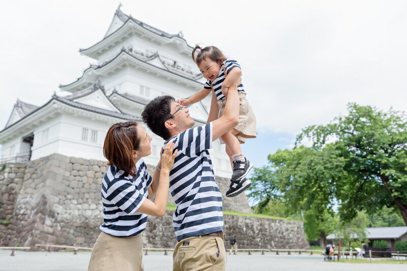 楽天神奈川県小田原市【ふるさと納税】小田原城撮影（60分撮影/写真データ付き）【小田原城 撮影 60分 写真カメラマン 思い出 同行撮影 事前予約 平日 時間内撮影し放題 小田原市内 記念 予約制 古民家 記念撮影 神奈川県 小田原市 】