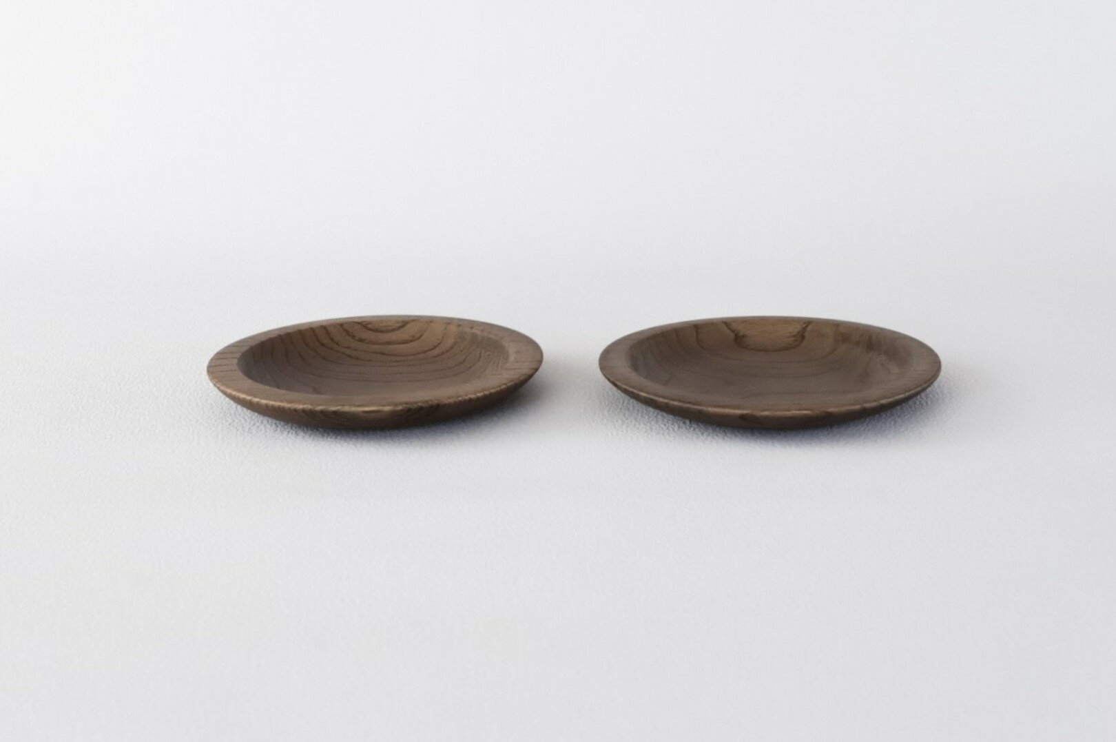 【ふるさと納税】ナラの小皿 2枚セット 【 食器 神奈川県小田原市】 | 木製 お椀 おしゃれ プレゼント 記念 贈答 贈り物 ギフト お祝い 木材 食器 茶碗 器 神奈川県 小田原市