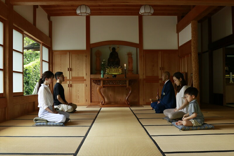 【ふるさと納税】極楽寺　坐禅体験【お2人様】　中学生以下は無料にてご一緒にご参加いただけます【初心者向き 坐禅 社員研修 イベント グループ イス坐禅 ギフト プレゼント 神奈川県 南足柄市 】