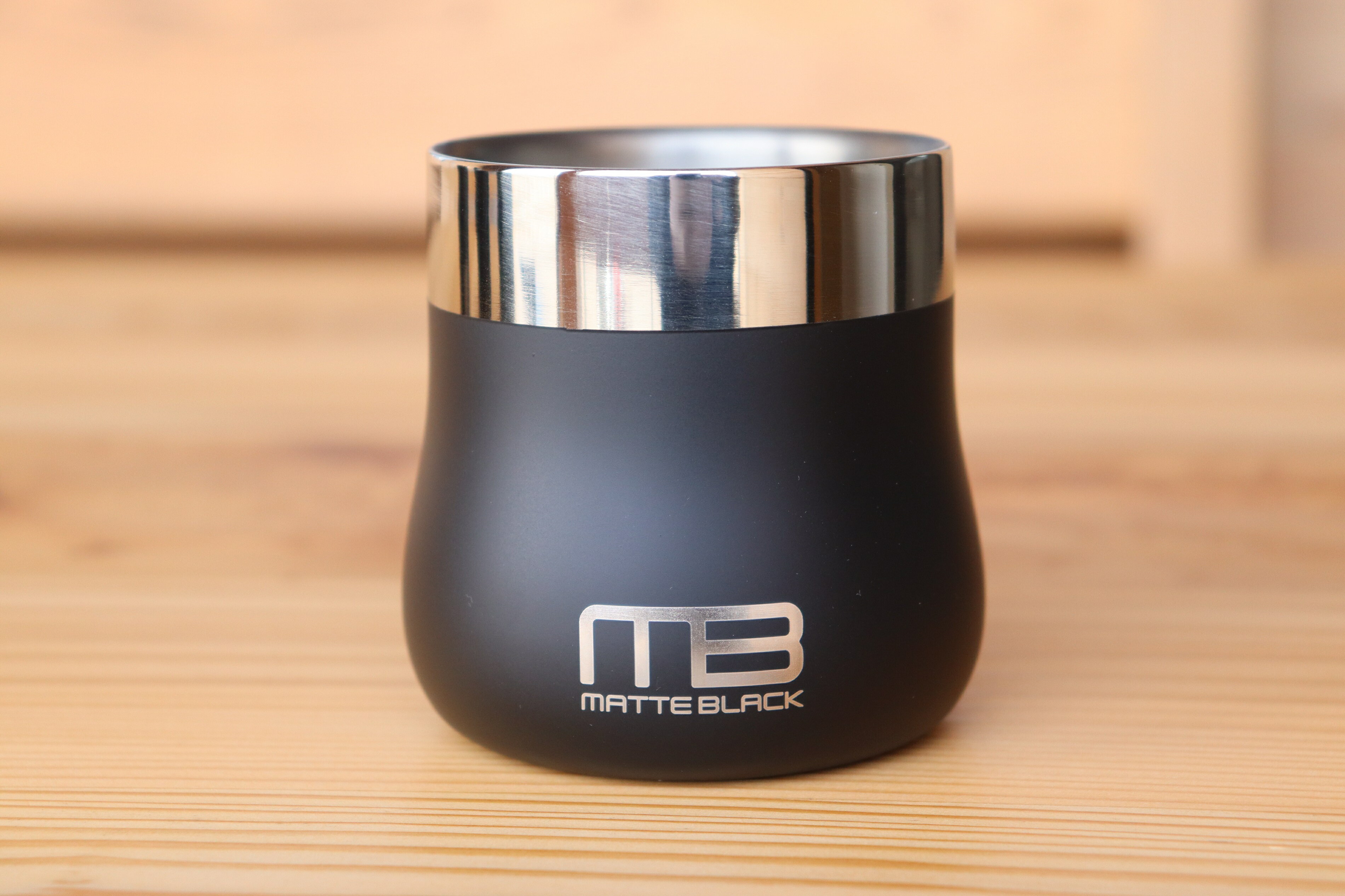 【ふるさと納税】 18-8ステンレス 二重構造 マットブラック フリーカップ 約200ml 【 タンブラー カップ 保温 保冷 おしゃれ キャンプ アウトドア ステンレス 錆びにくい テーブルウェア メイド・イン・ツバメ認定 O・S 新潟県 燕市 燕三条 】 [10001168]