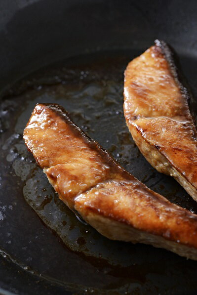 【ふるさと納税】ラバーゼ 鉄両手フライパン30cm【 フライパン IH 鍋 キッチン ガス キッチン用品 LB-095 燕三条 新潟県 燕市 】