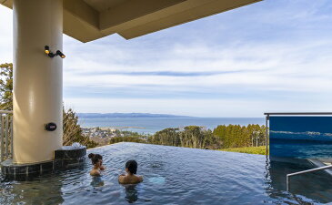 【ふるさと納税】雨晴温泉 磯はなび 平日ペアご宿泊券(1泊2食付)【温泉 宿泊券 ペア 】 【旅行・宿泊券・温泉】