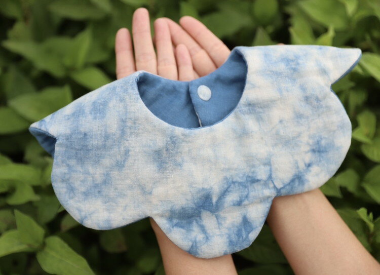 【ふるさと納税】ハレの日スタイ 両面魚津藍染めリバーシブル ｜ ギフト 喜ばれるプレゼント 赤ちゃんにもピッタリ ふんわり 肌にやさしい ダブルガーゼ ハンドメイド ※北海道・沖縄・離島への配送不可