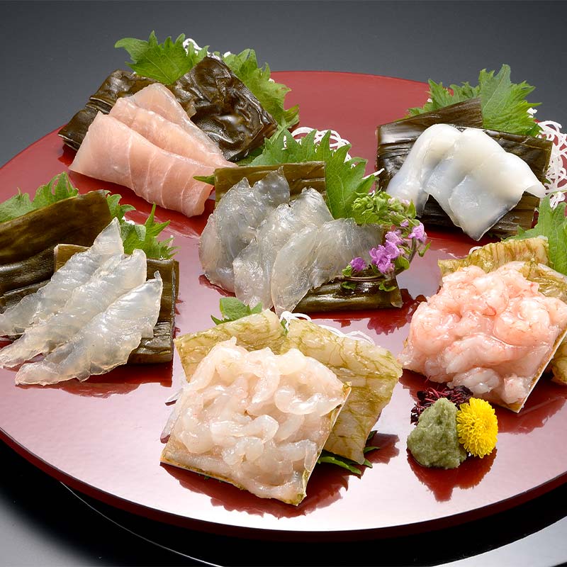 【ふるさと納税】昆布締め 汐風セット6品 M-06B 白えび 丸玉 郷土料理 昆布 昆布〆 刺し身 白身 白海老 白エビ カジキ 車鯛 真鯛 鯛 タイ そでいか イカ あまえび エビ 甘海老 ヒラメ 富山県 立山町 お歳暮 お中元 F6T-324