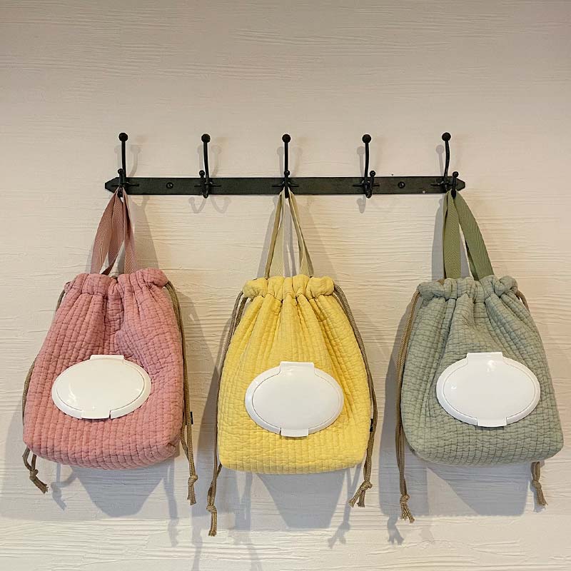 【ふるさと納税】手作り おむつポーチ 1個 おしり拭き一体型おむつポーチ キルティング生地 おむつ入れ ポーチ 赤ちゃん用品 ベビー用品 出産祝い お祝い ギフト 贈り物 ハンドメイド 男女兼用 国産 yuzukinari F6T-328