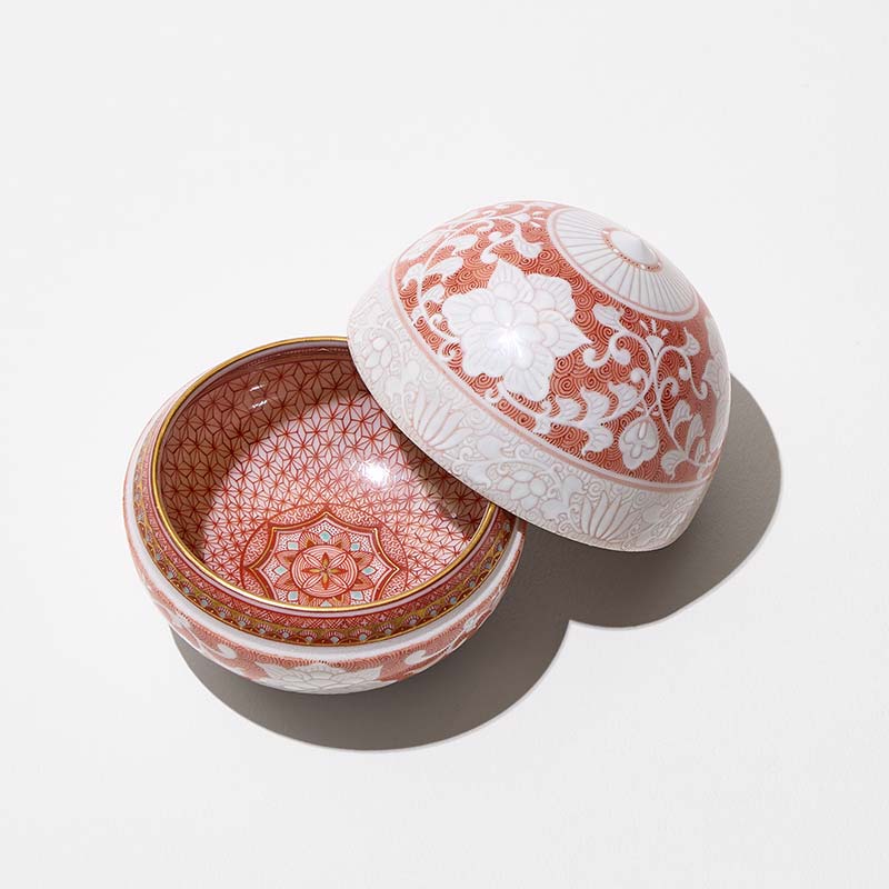 【ふるさと納税】【高島屋選定品】 白玉描割（はくぎょくかきわり） 宝相華文珠盃 赤 工芸品 陶磁器 日本製 F6P-2885