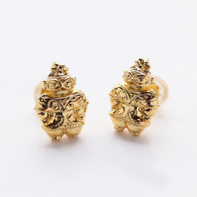 【ふるさと納税】縄文の神秘を身にまとうK18製 コメ遮光器土偶ピアス 700-084【配送不可地域:離島・沖縄県】【1670960】