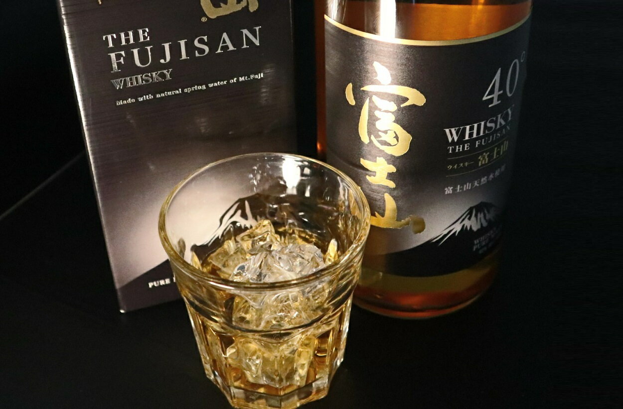【ふるさと納税】 ロック ハイボール 水割り お湯割り 富士山 ピュアモルト ブラックラベル 700ml ウイスキー プレゼント ギフト 父の日