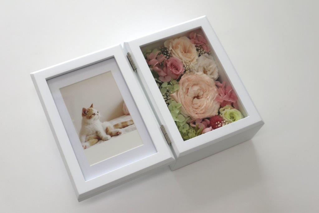 【ふるさと納税】 フォトフレーム 花 ギフト かわいい プリザーブドフラワー フラワー アレンジメント 写真立て ブラウン プリザ 供花 お悔やみ 犬 猫 ペット メモリアルグッズ 命日