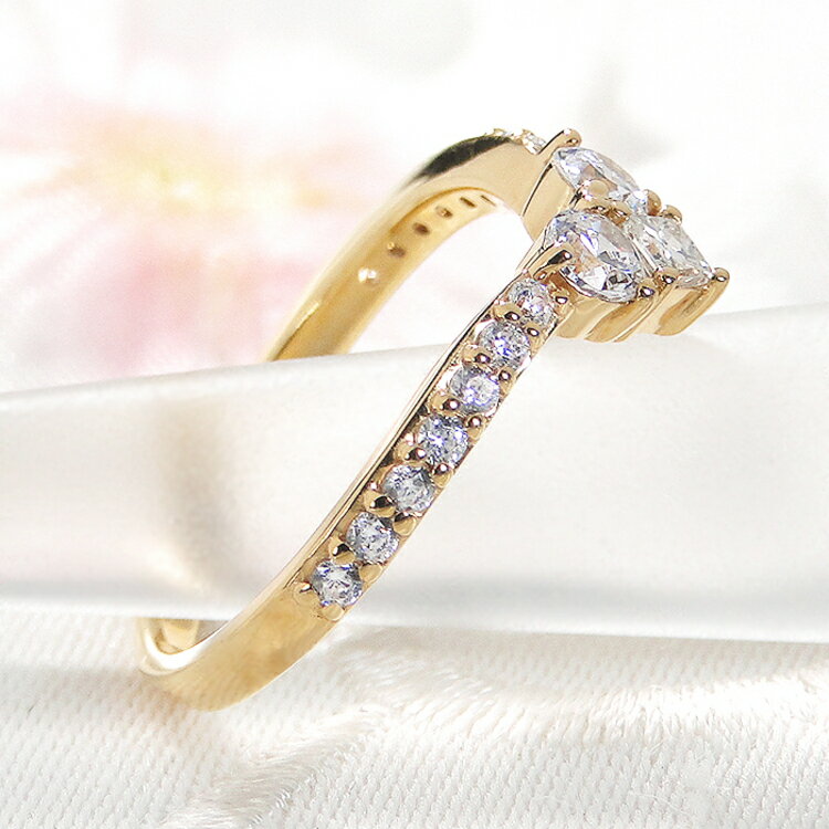 【ふるさと納税】指輪 K18YG イエローゴールド【0.65ct】 5〜16号 ダイヤモンド プリンセスカット ハートモチーフリング 【f250-k18yg】 [オーダーメイドジュエリーメイ 山梨県 韮崎市 20743768] リング アクセサリー アクセ ジュエリー レディース V字 ティアラ