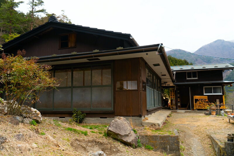 古民家一棟貸しの宿「月夜見山荘」ペア宿泊券(一泊二食付/金、土、祝前日を除く)[ 旅行 体験・チケット 山梨県 早川町 ]